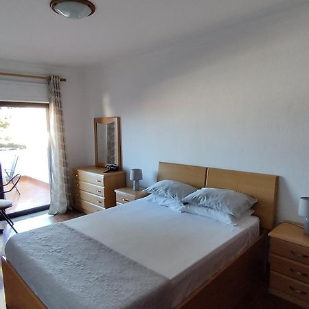 Quarto Com Varanda No Centro Em Taviraアパートメント エクステリア 写真