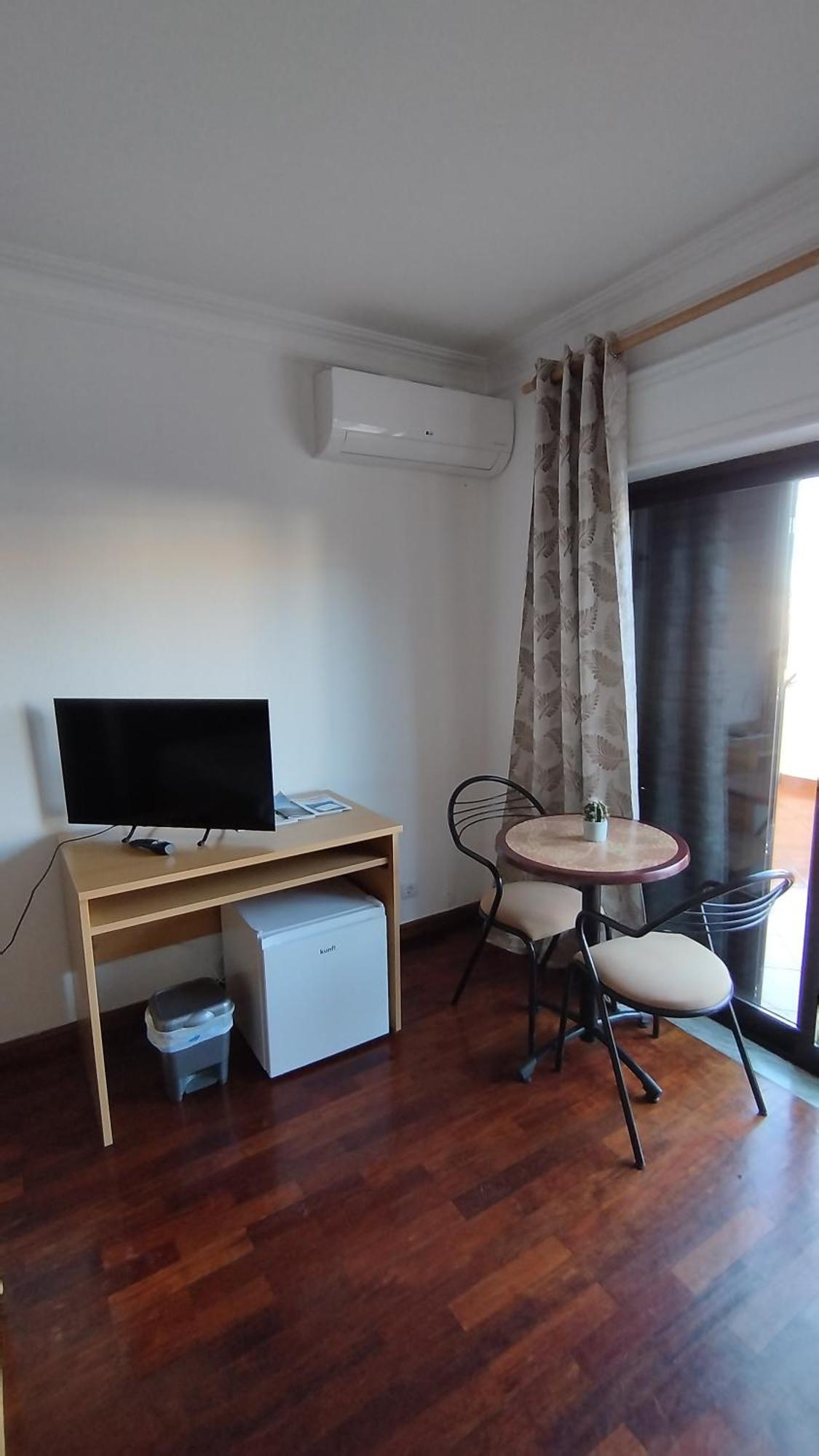 Quarto Com Varanda No Centro Em Taviraアパートメント エクステリア 写真